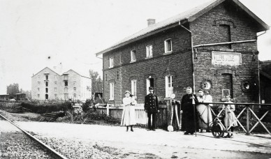 Villers la Loue-PN+ maisonnette+gard-barrière.jpg